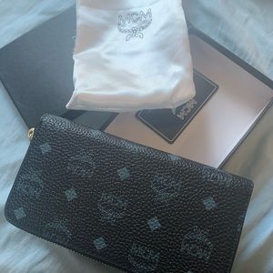 Mcm wallet
